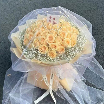 楚雄52朵香槟玫瑰满天星，你就是我的全部